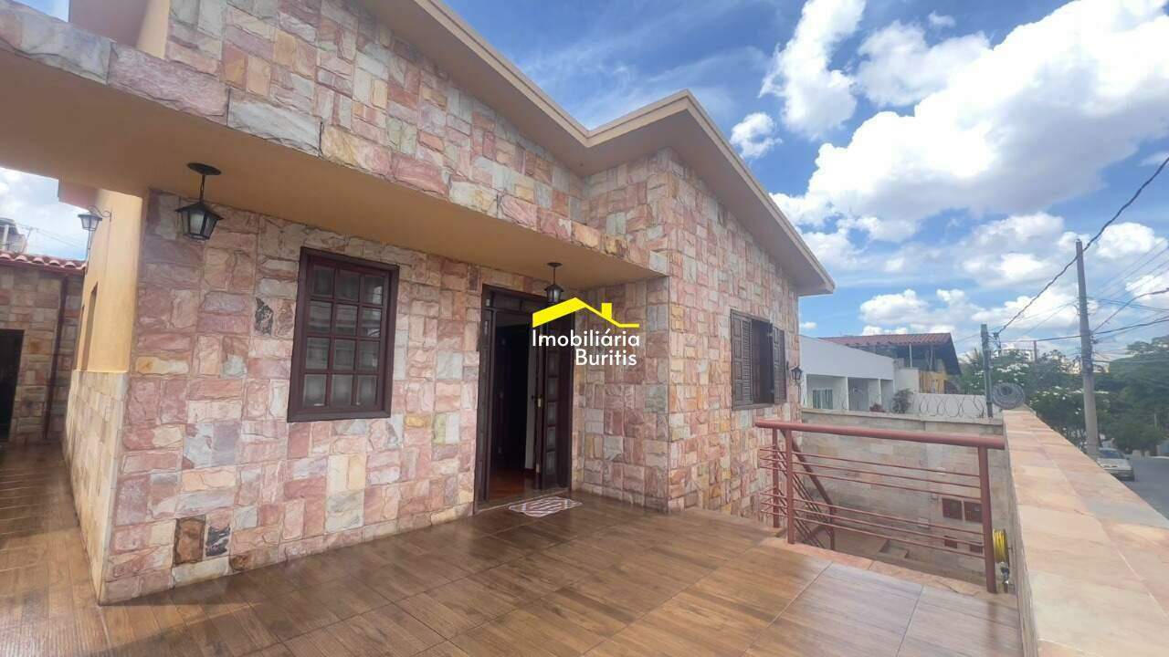 Casa à venda no Salgado Filho: 