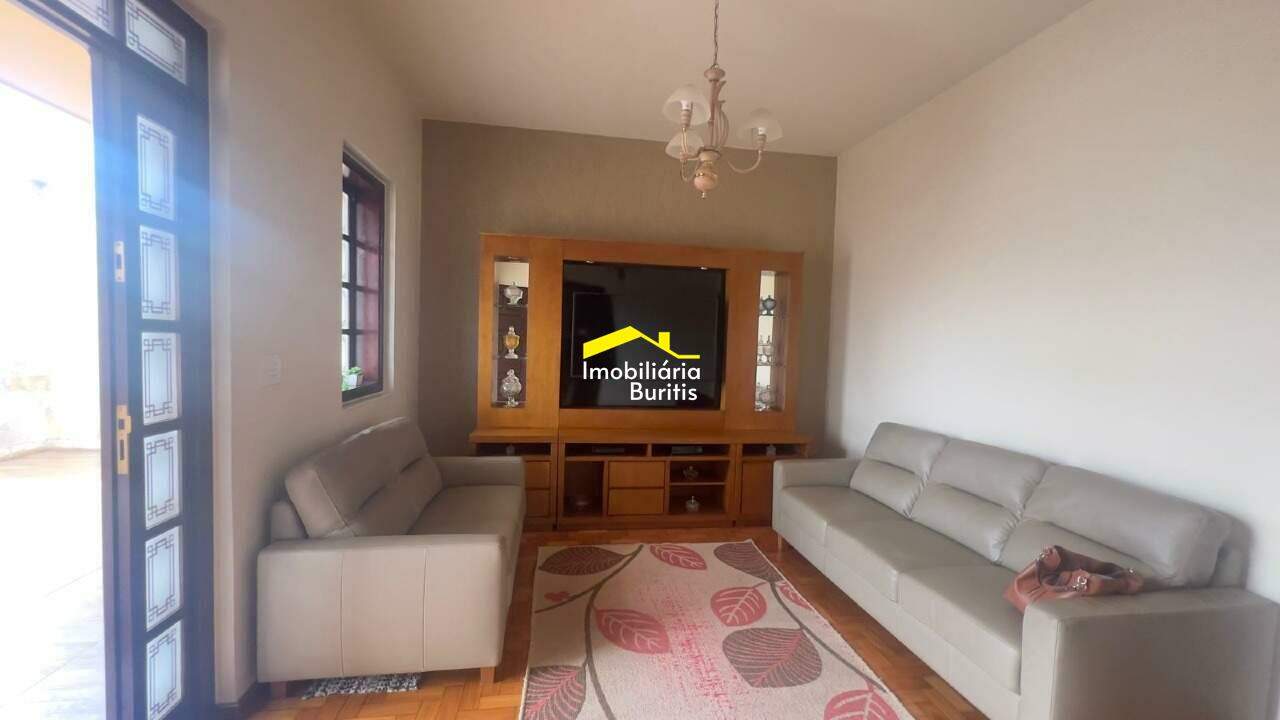 Casa à venda no Salgado Filho: 