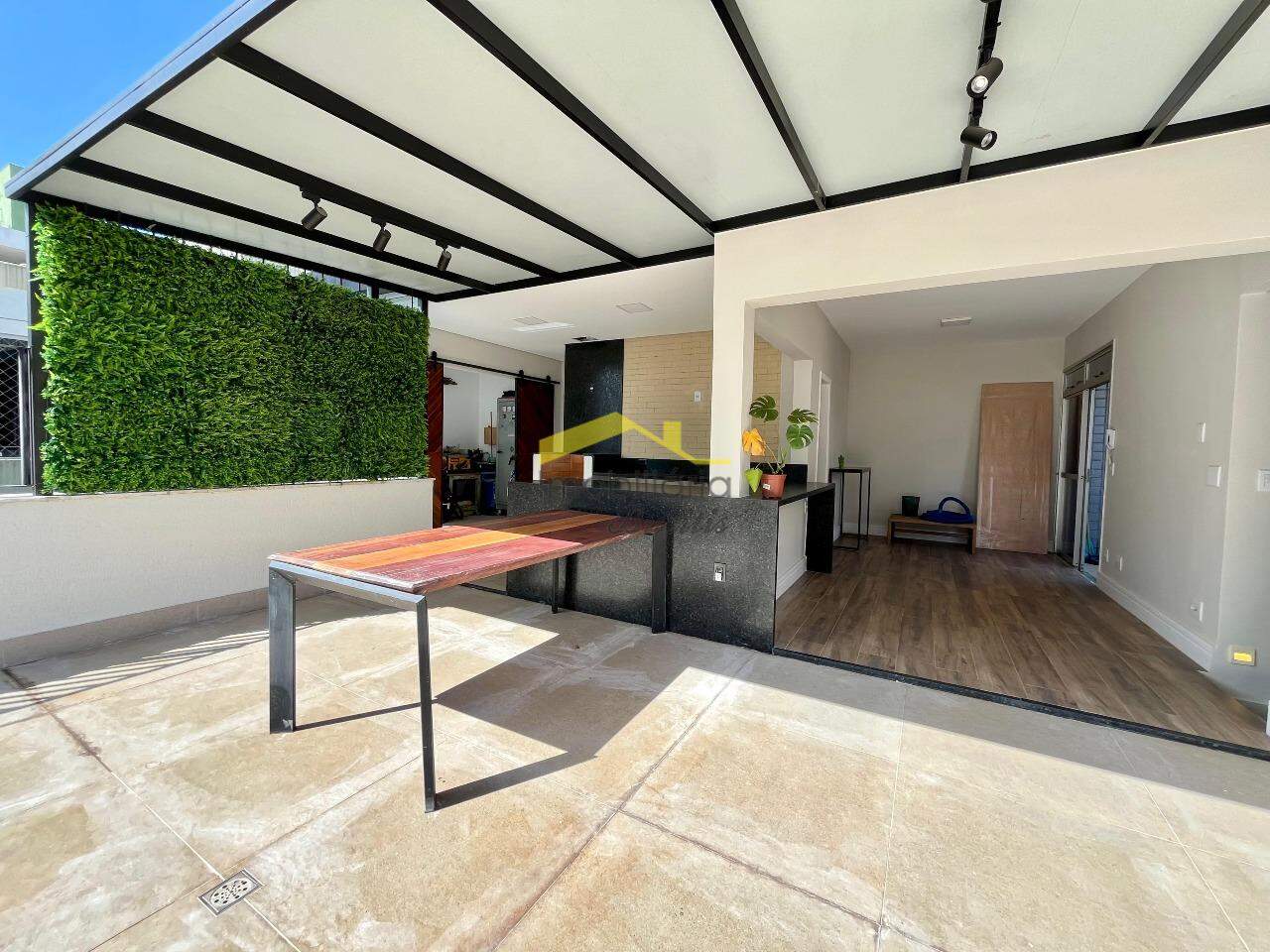 Cobertura à venda no Buritis: 