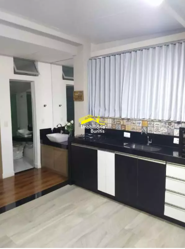 Cobertura à venda no Cinqüentenário: 