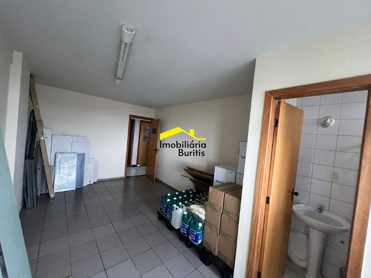 Sala para aluguel no Estoril: 