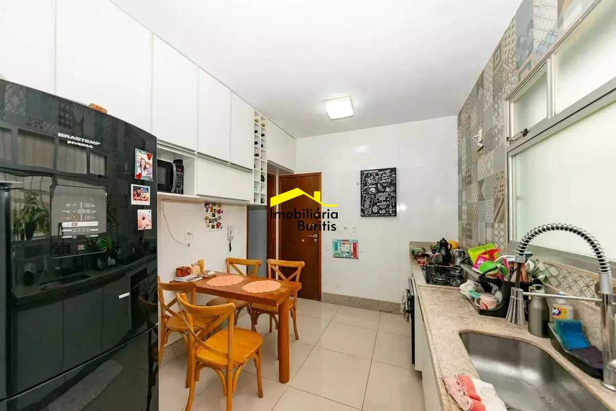 Apartamento à venda no Buritis: 