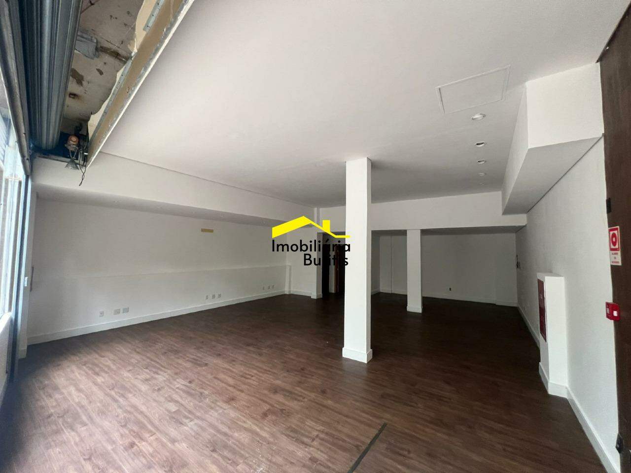 Loja para aluguel no Estoril: 