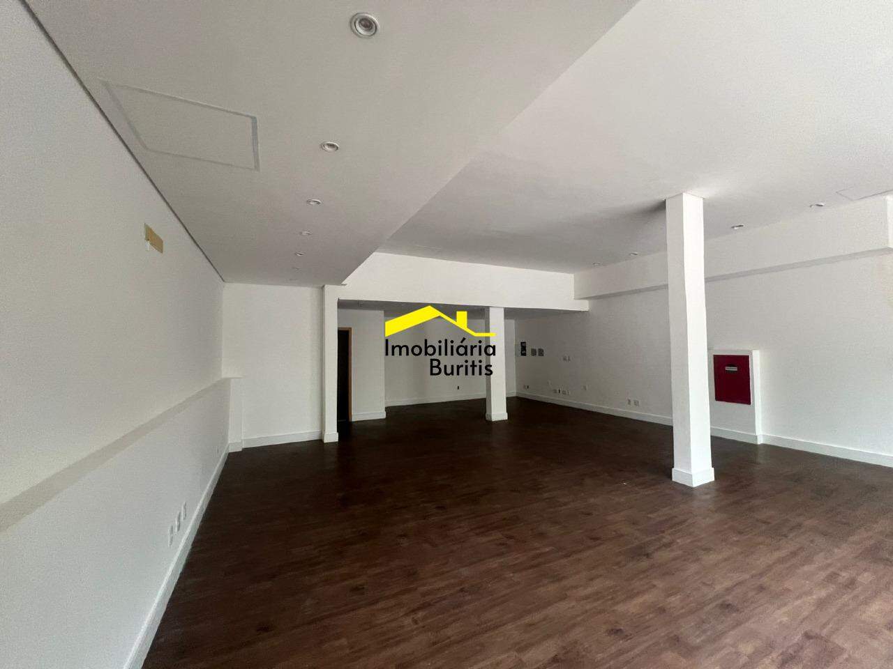 Loja para aluguel no Estoril: 