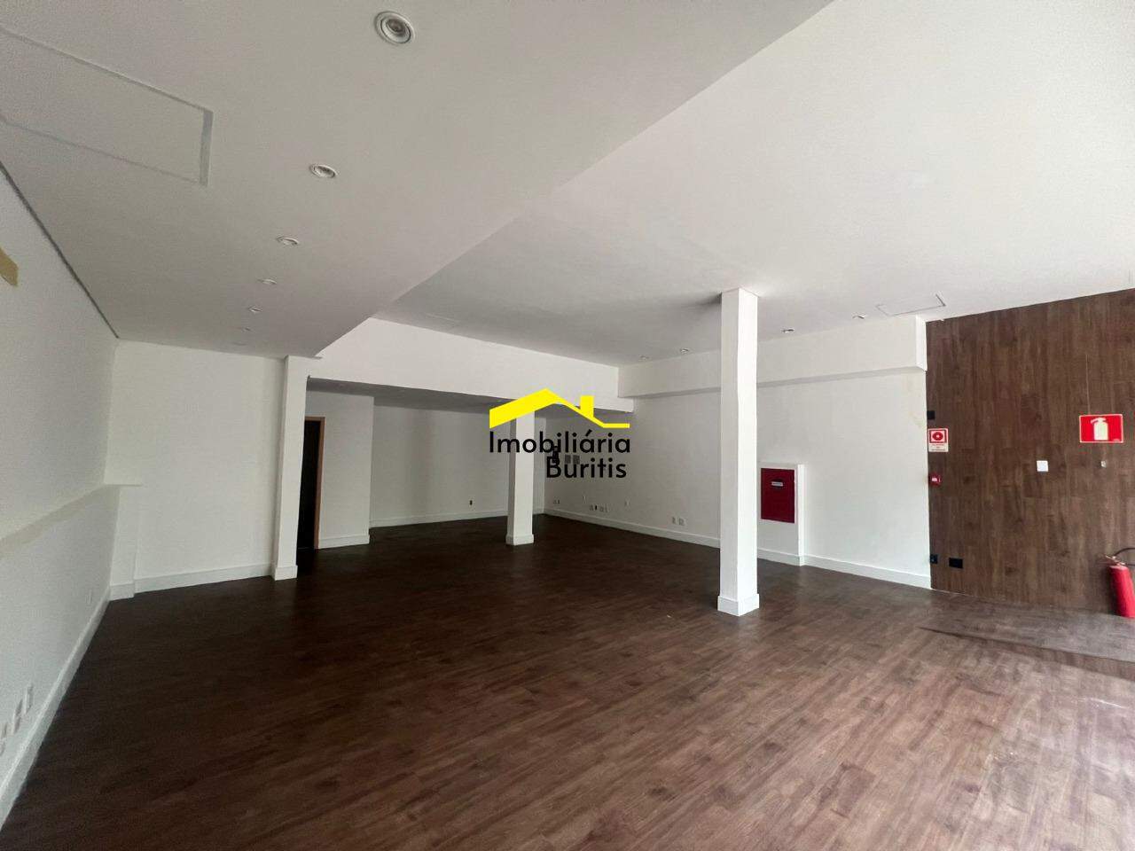 Loja para aluguel no Estoril: 