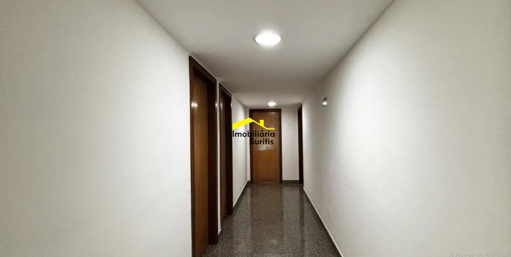 Sala à venda no Santa Lúcia: Hall social 