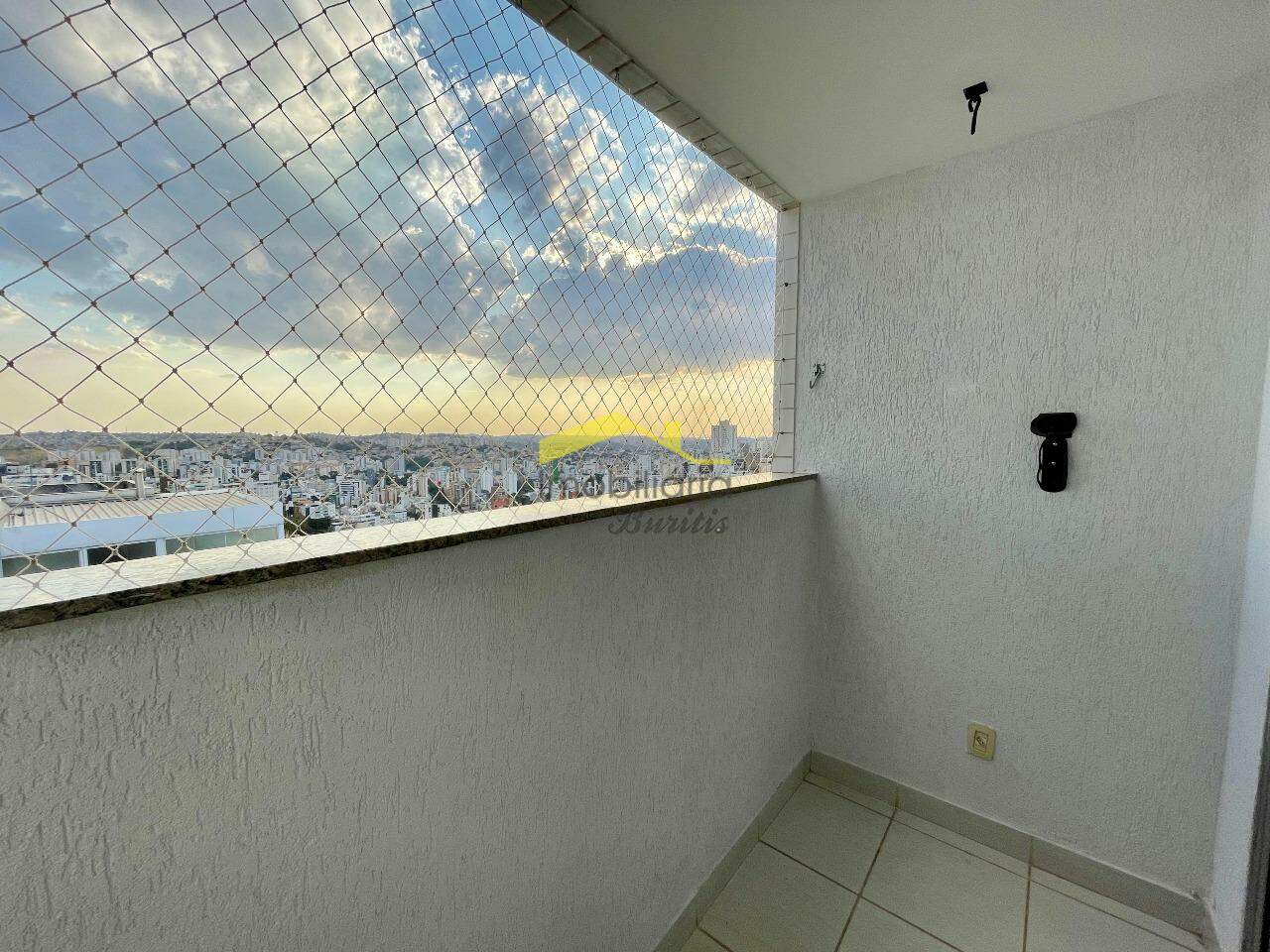 Cobertura para aluguel no Buritis: 