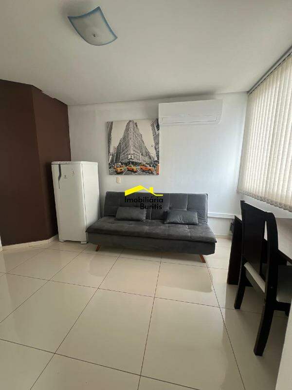 Flat para aluguel no Estoril: 