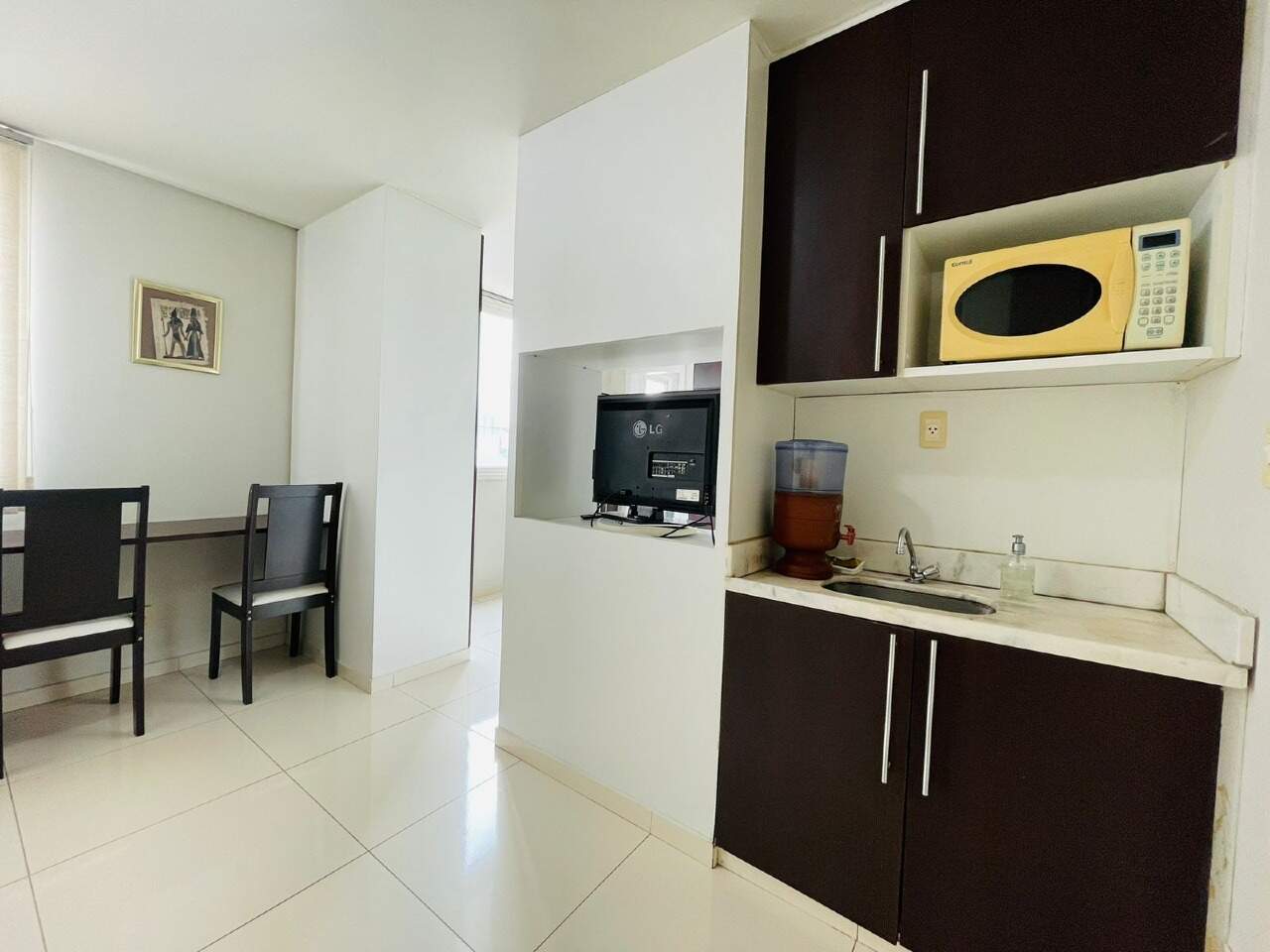 Flat para aluguel no Estoril: 