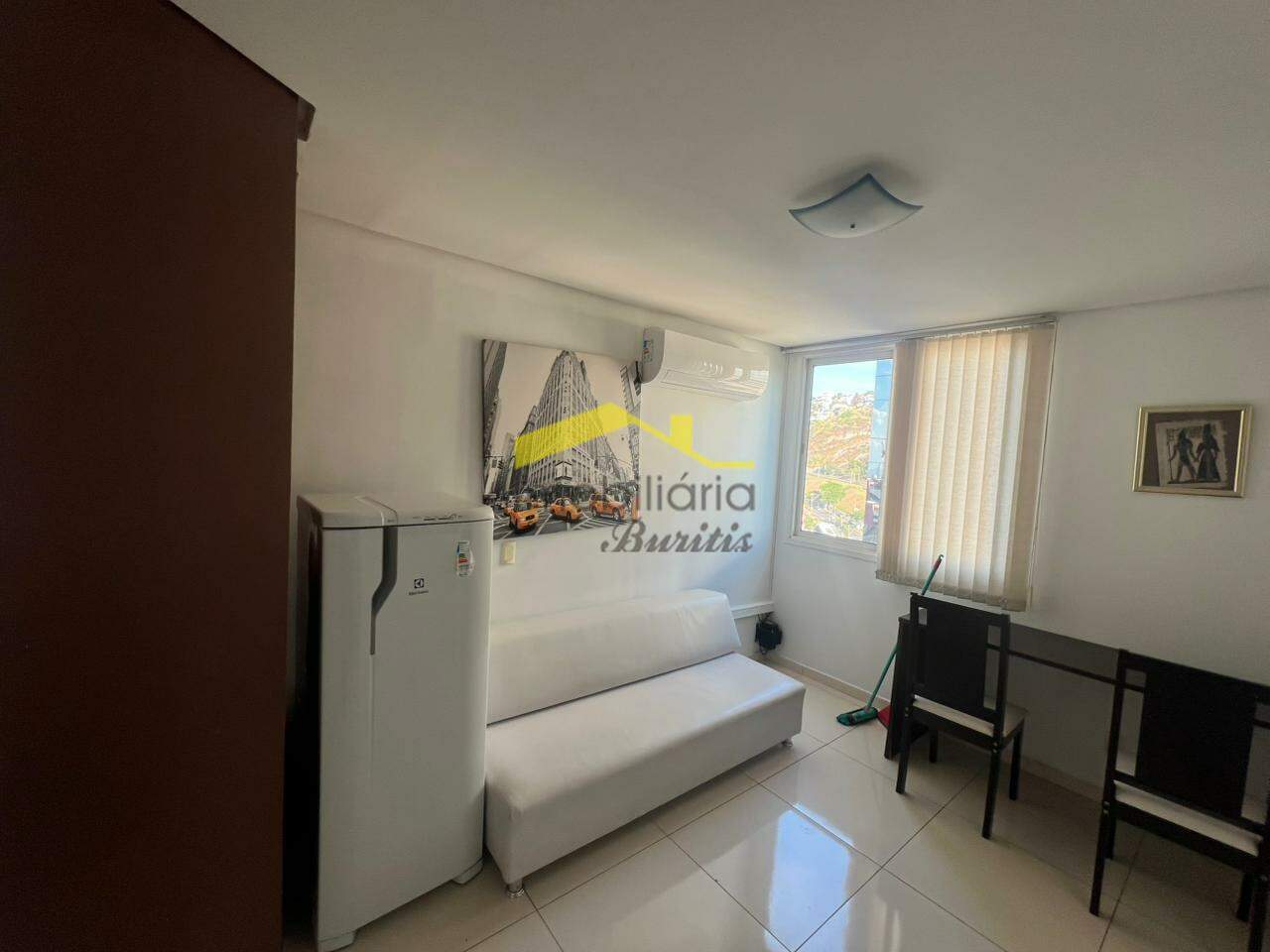 Flat para aluguel no Estoril: 