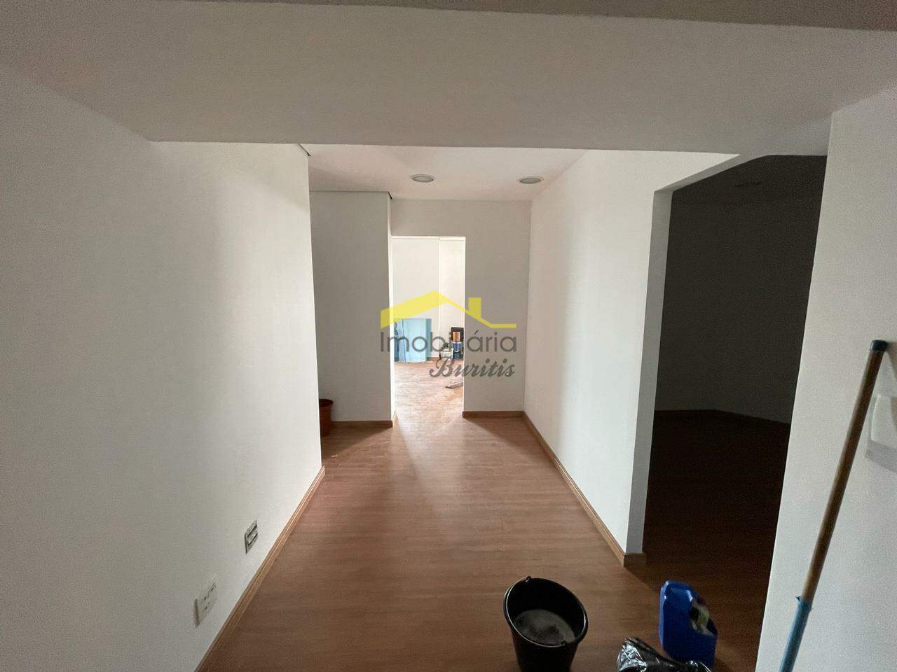 Sala para aluguel no Buritis: 