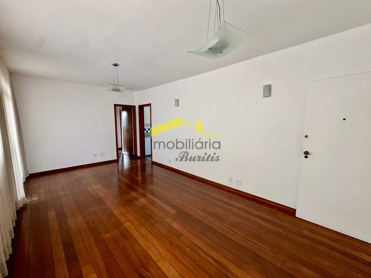 Cobertura para aluguel no Buritis: 