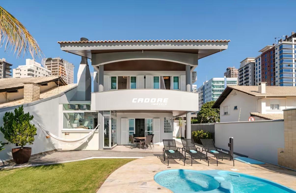 Refúgio à Beira-Mar: Casa com Piscina e Vista para o Mar em Balneário Perequê | Cadore Imóveis - foto 1