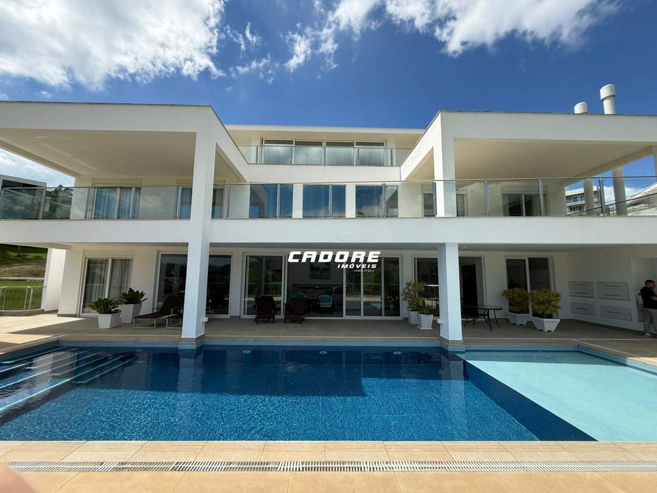 Luxo, Conforto e Exclusividade: Residência de 6 Suítes com Piscina no Condomínio Horizontal Iate Clube Itapema I Cadore Imóveis - foto 1