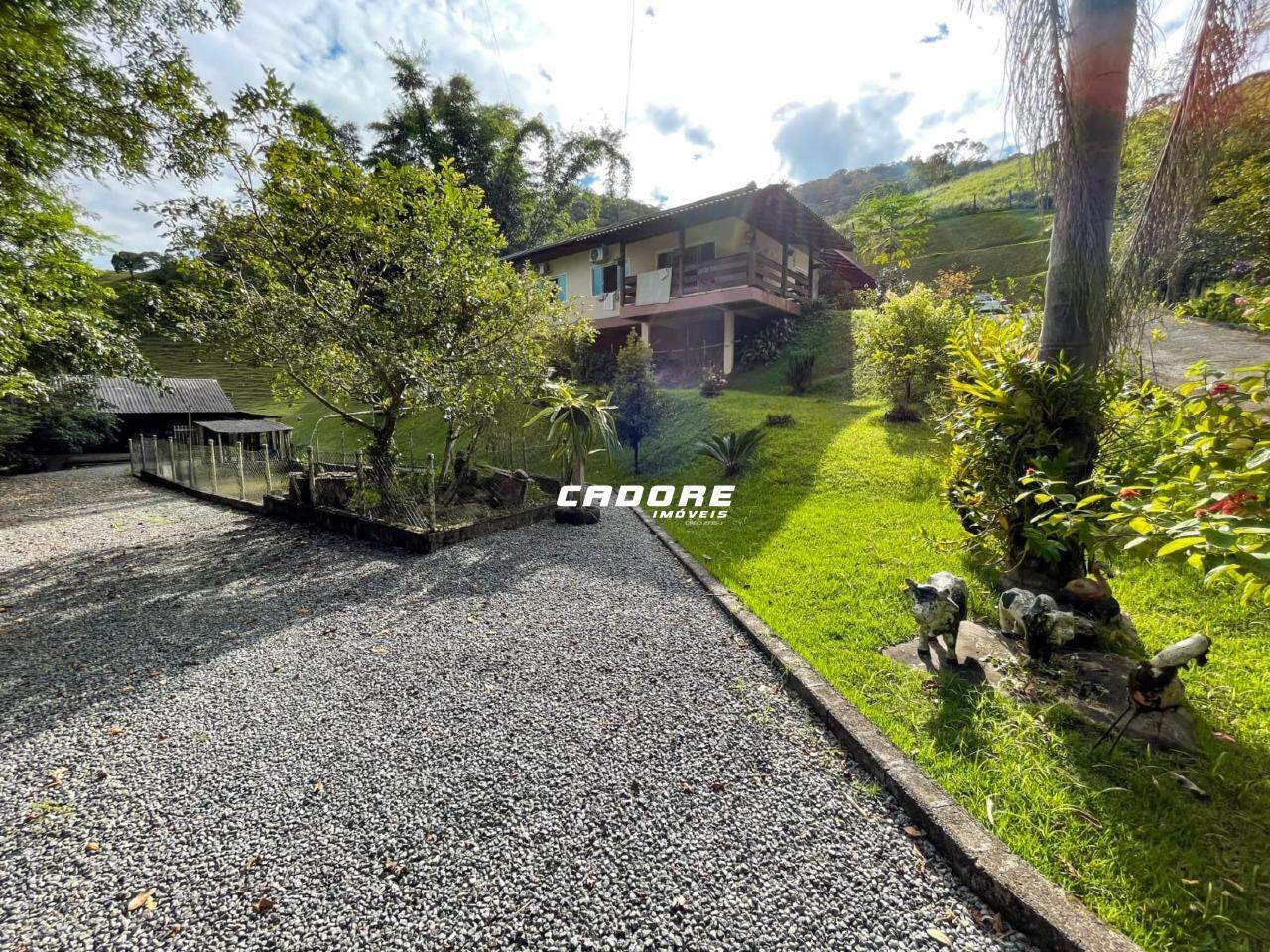 Chácara com 4 quartos, lagoa e ampla área de lazer no bairro Progresso I Cadore Imóveis - foto 1