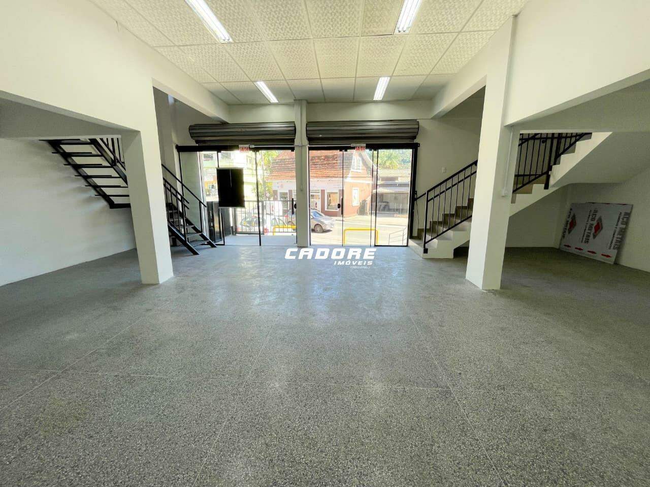 Sala comercial ampla com mezanino e elevador para PCD I Cadore Imóveis — foto 7