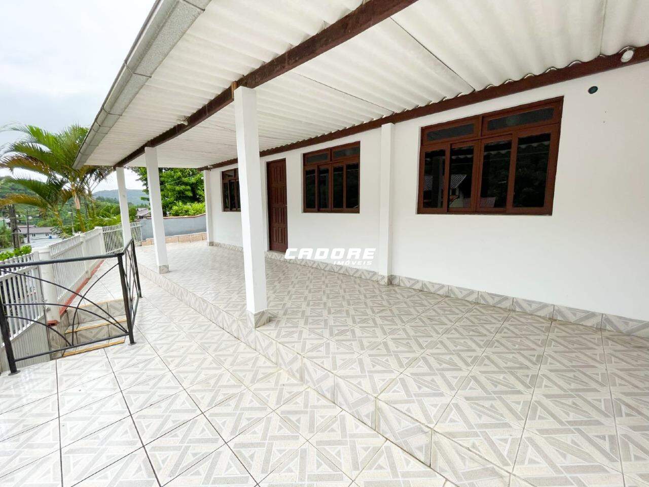 Casa com 3 dormitórios e área com churrasqueira para locação no bairro Porgresso I Cadore Imóveis — foto 3