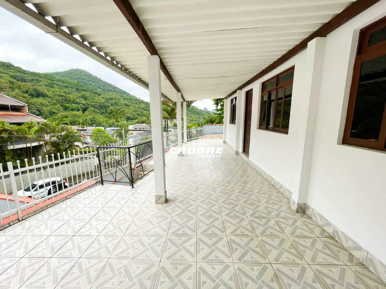 Casa com 3 dormitórios e área com churrasqueira para locação no bairro Porgresso I Cadore Imóveis — foto 2