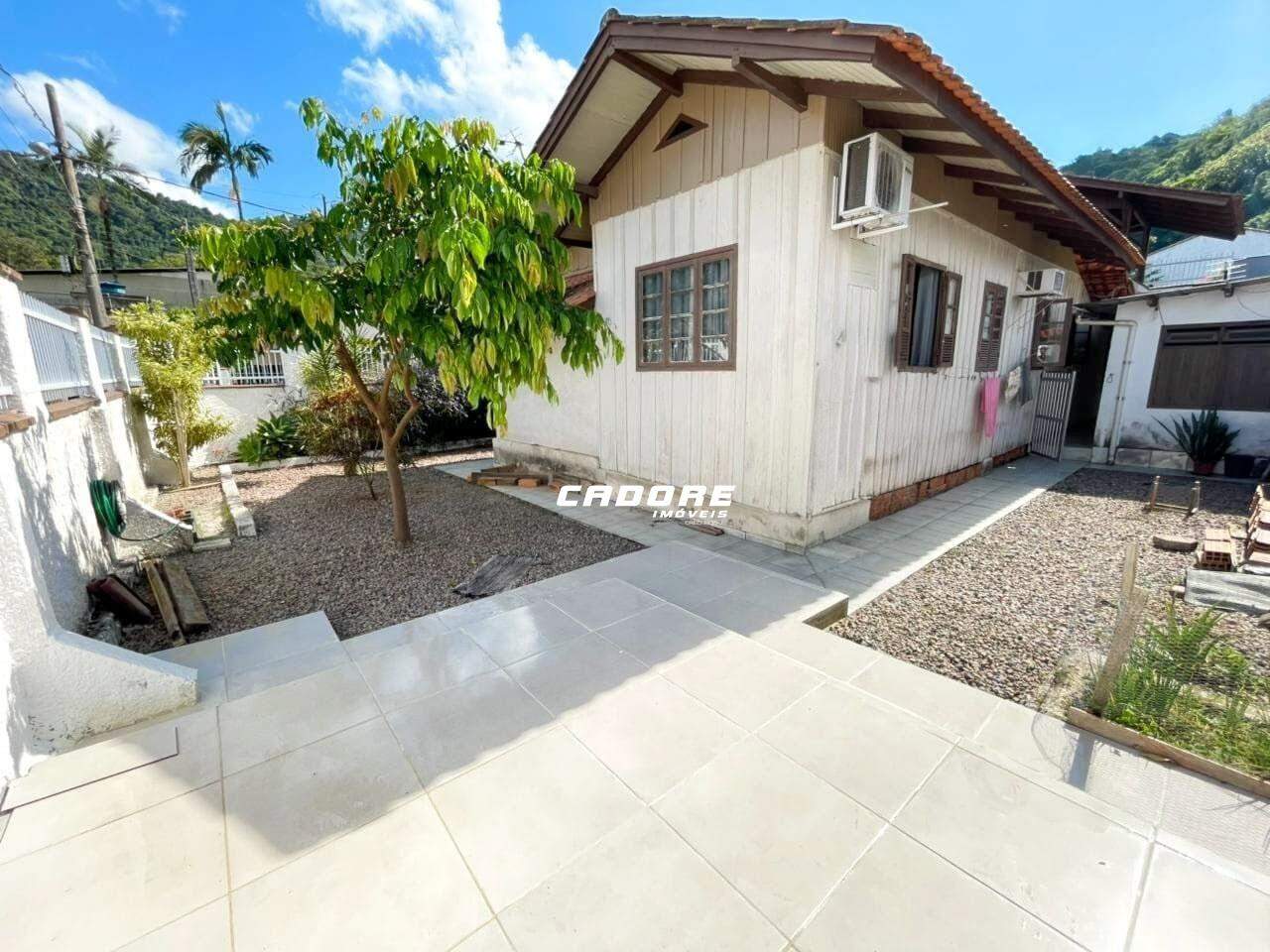 Casa com 4 dormitórios para venda no bairro Progresso I Cadore Imóveis - foto 1