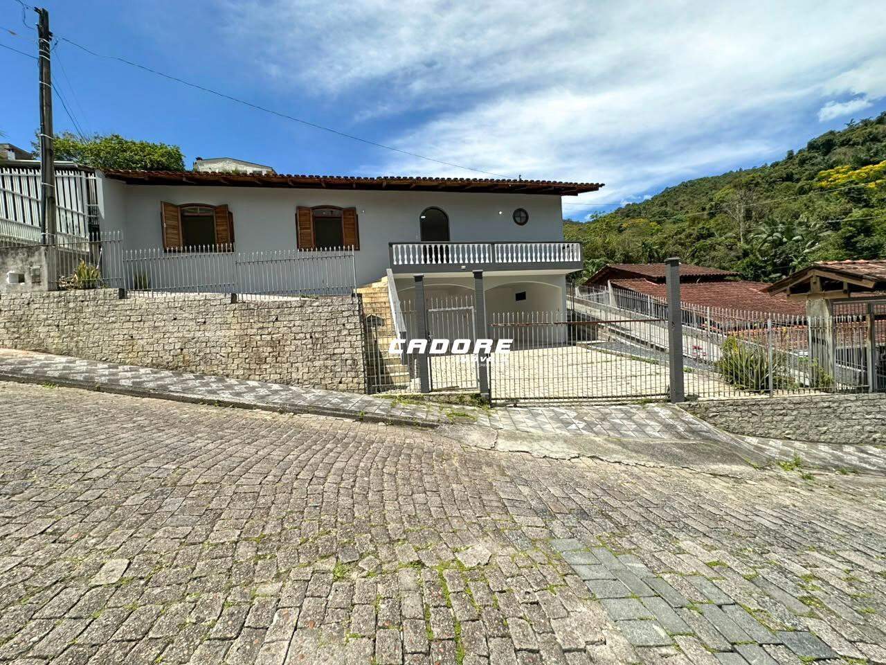 Casa para aluguel no Garcia: 