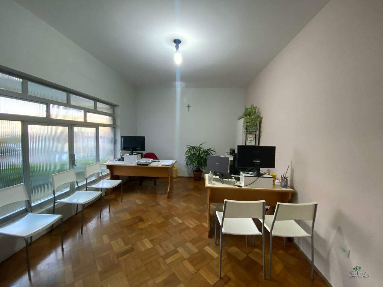 Casa à venda no Centro: 