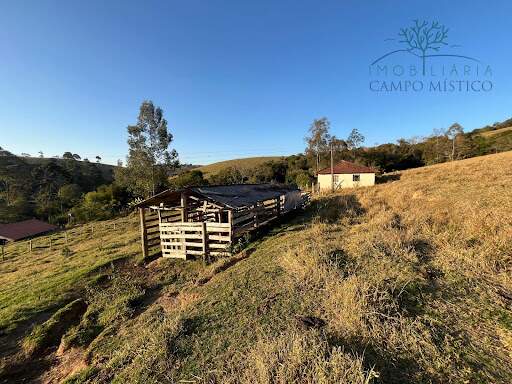Terreno à venda no Esmeril: 