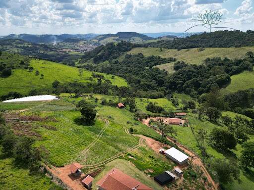 Sítio à venda no Pedra Vermelha: 