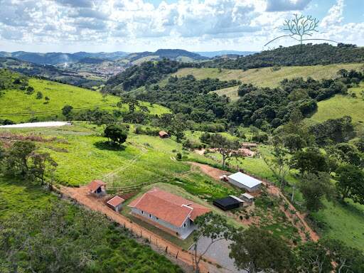 Sítio à venda no Pedra Vermelha: 