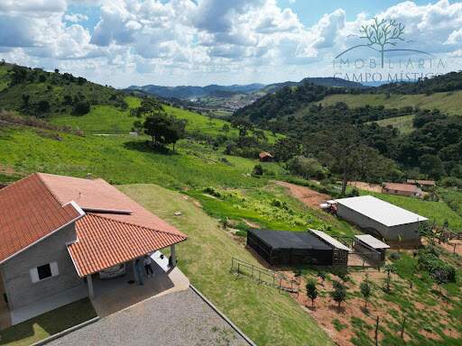 Sítio à venda no Pedra Vermelha: 