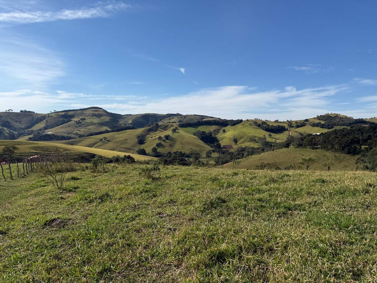 Terreno à venda no Esmeril: 