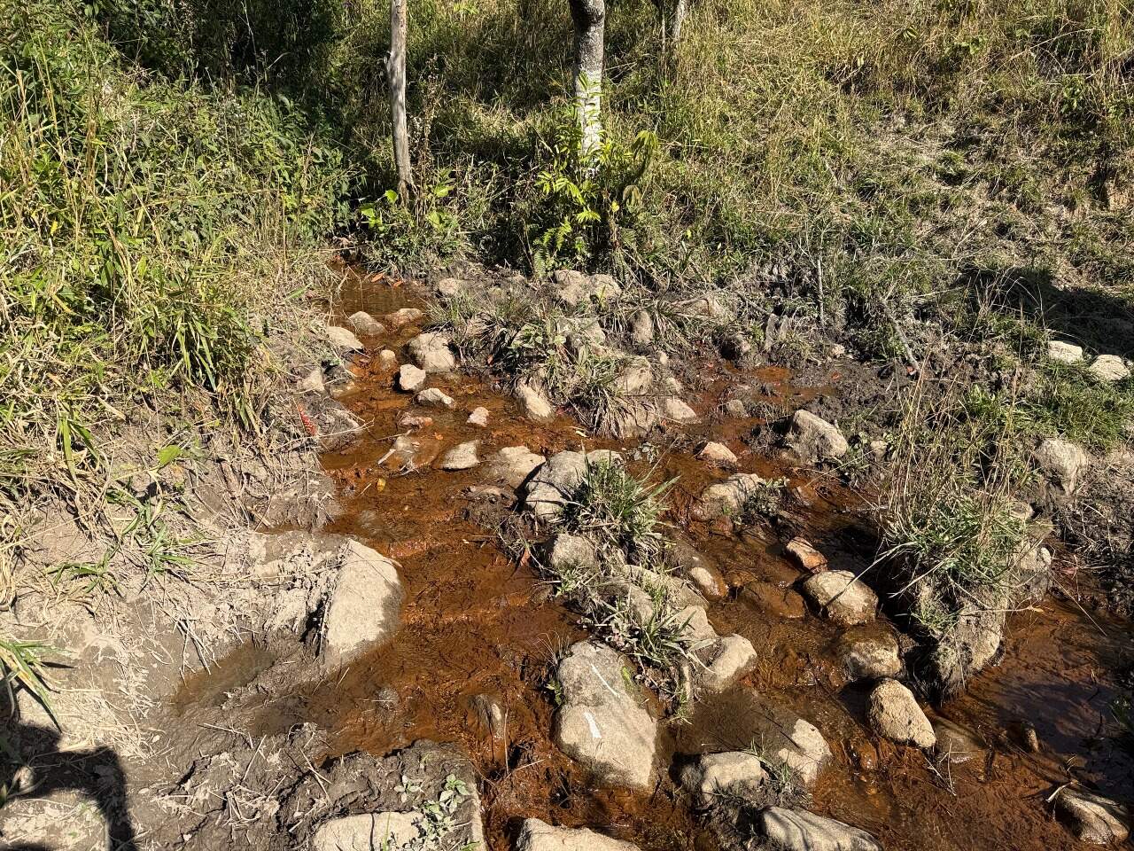 Terreno à venda no Esmeril: 
