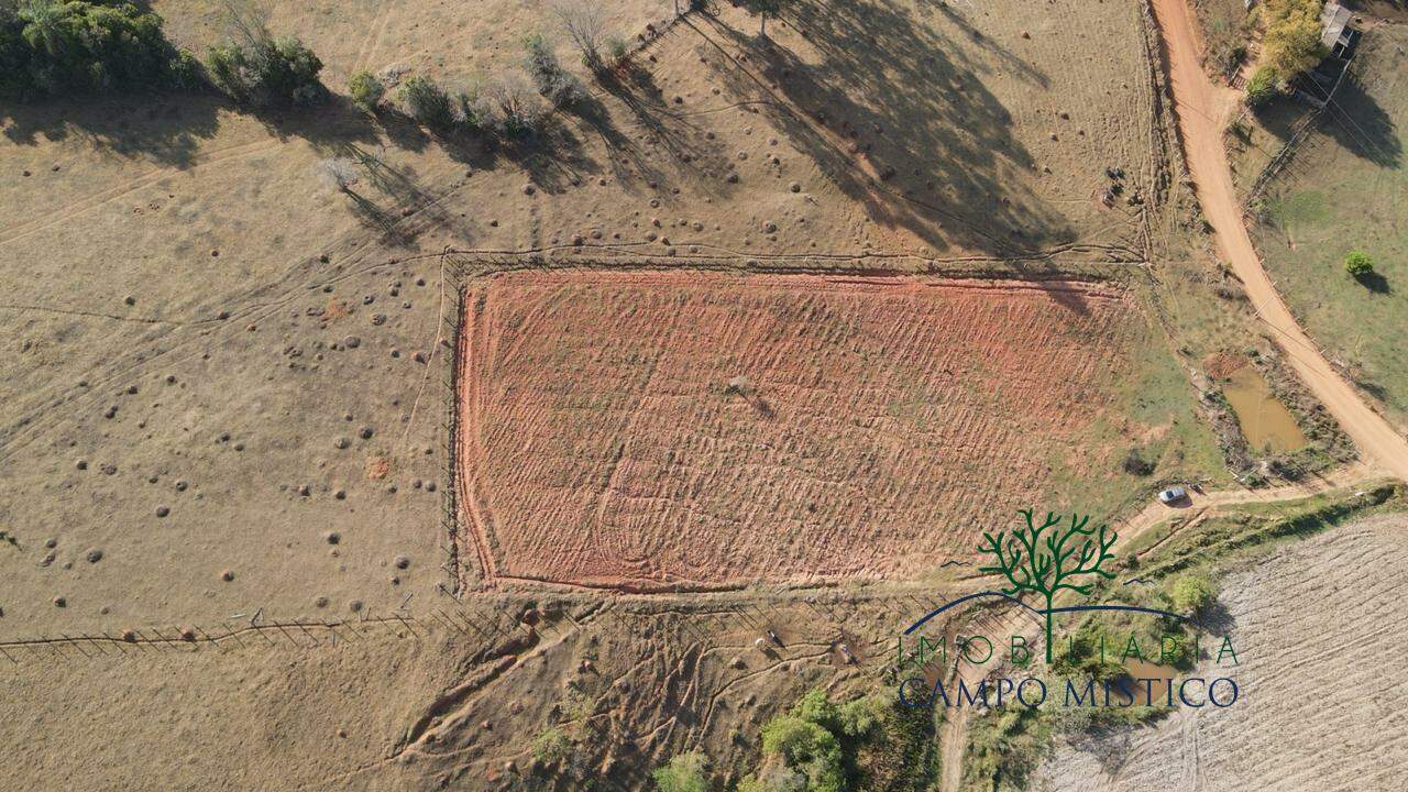 Terreno à venda no Lagoa Dourada: 
