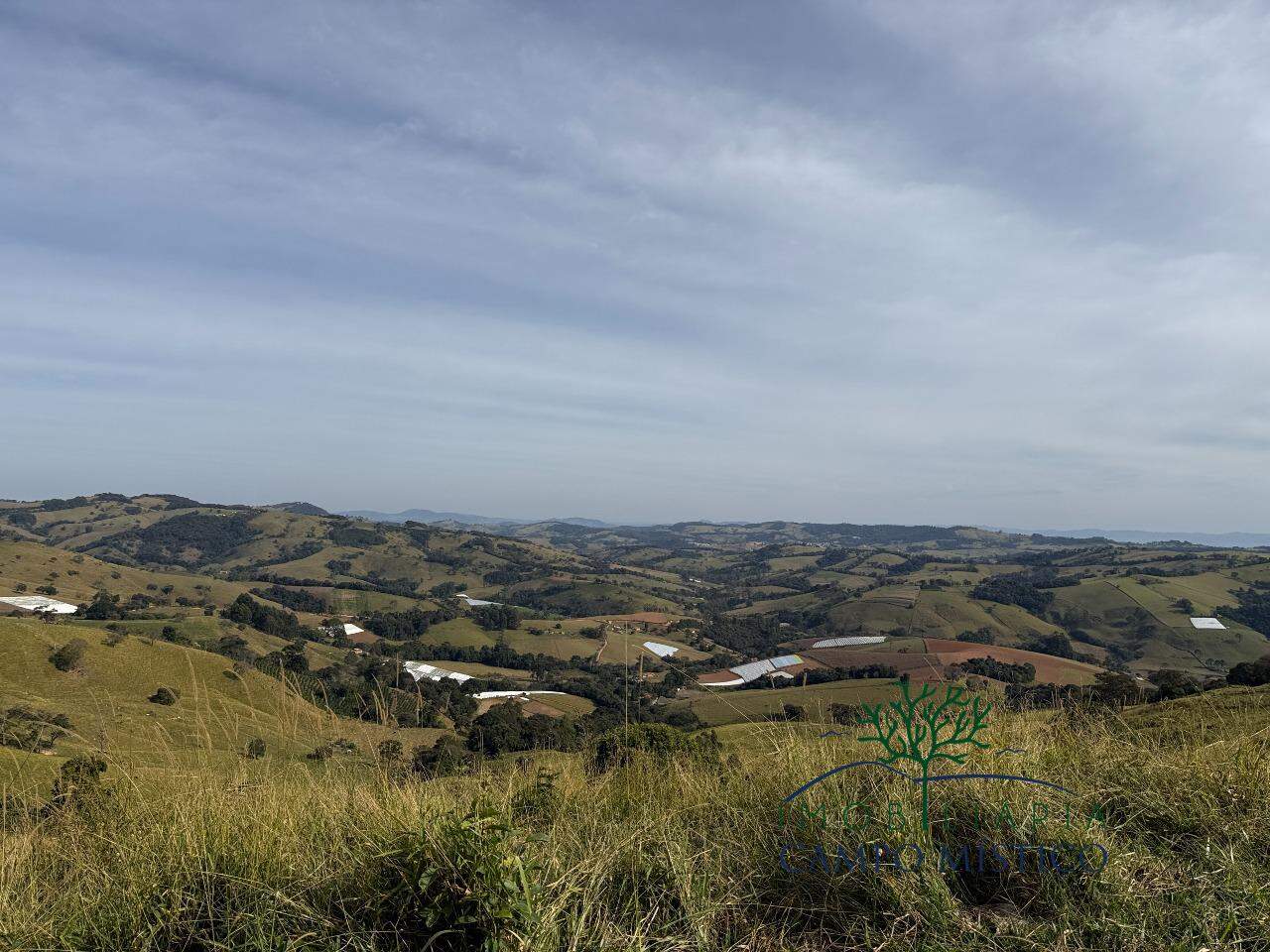 Terreno à venda no Esmeril: 