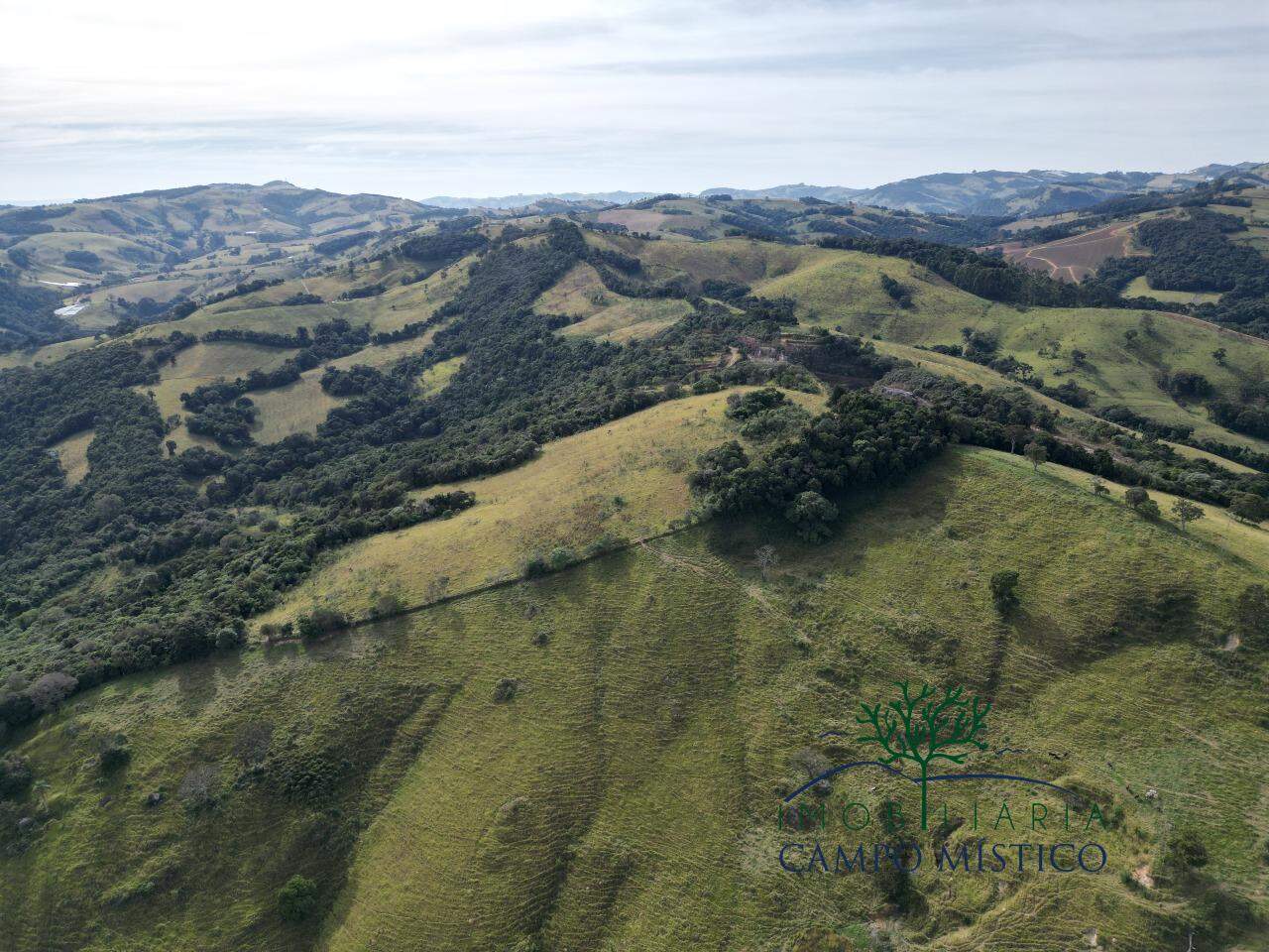 Terreno à venda no Esmeril: 