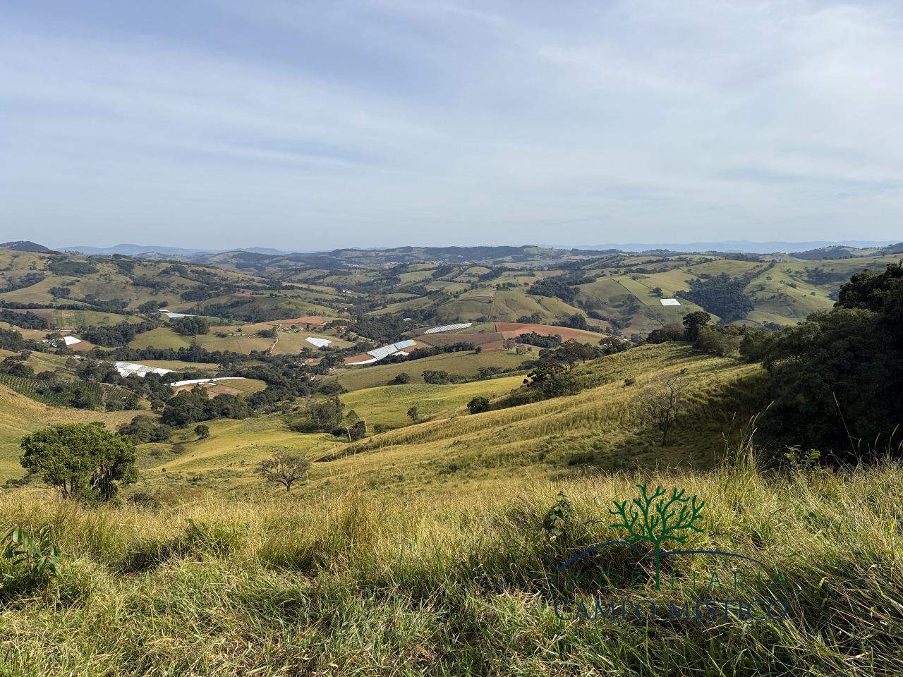 Terreno à venda no Esmeril: 