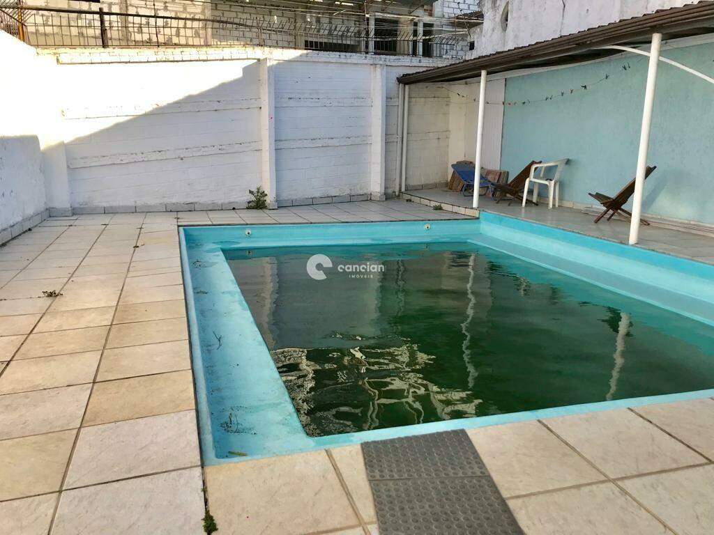 Casa à venda no Centro: 