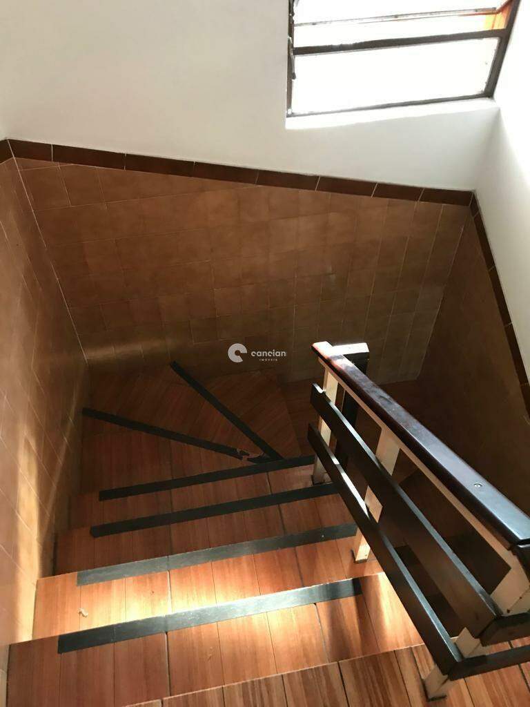 Casa à venda no Centro: 