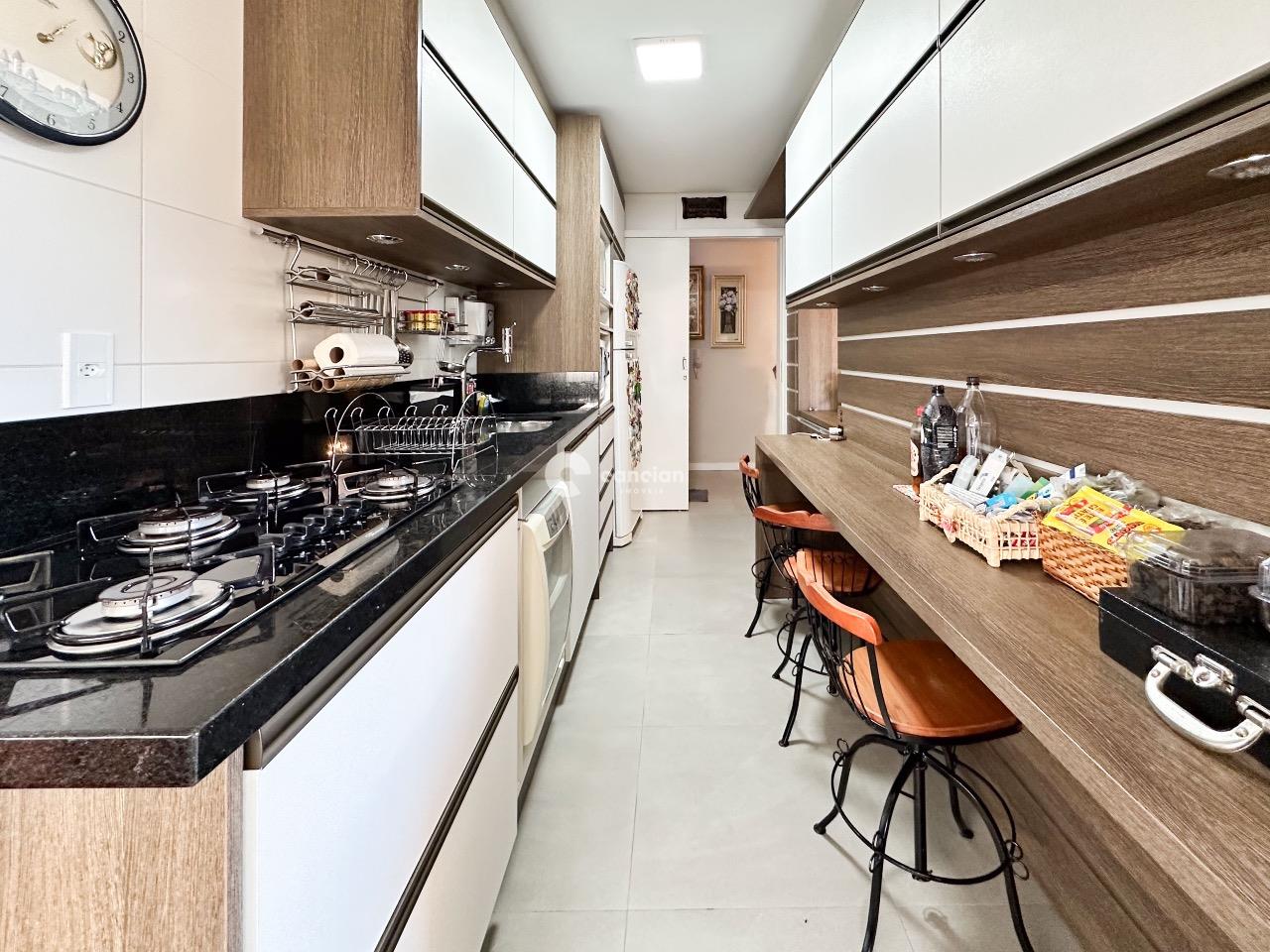 Apartamento à venda no Menino Jesus: 