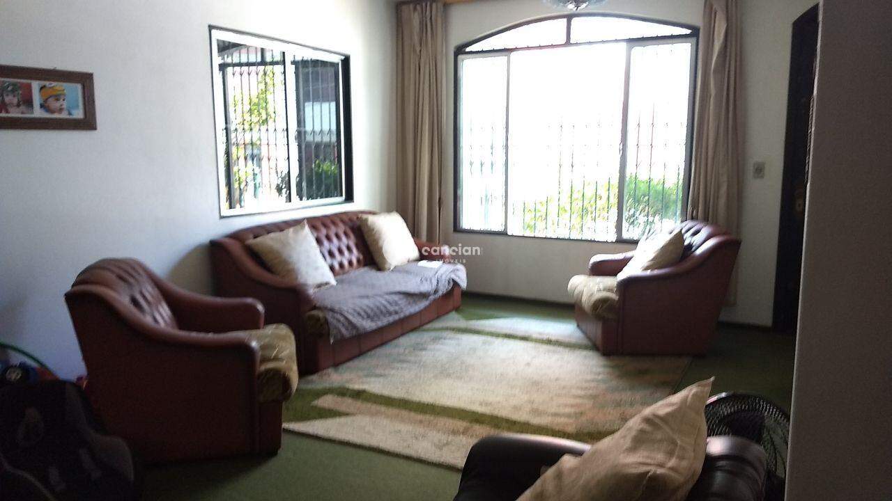 Casa à venda no Centro: 