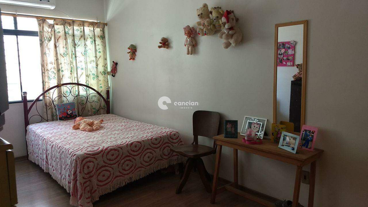 Casa à venda no Centro: 