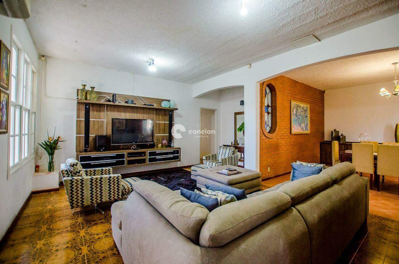 Casa à venda no Camobi: 