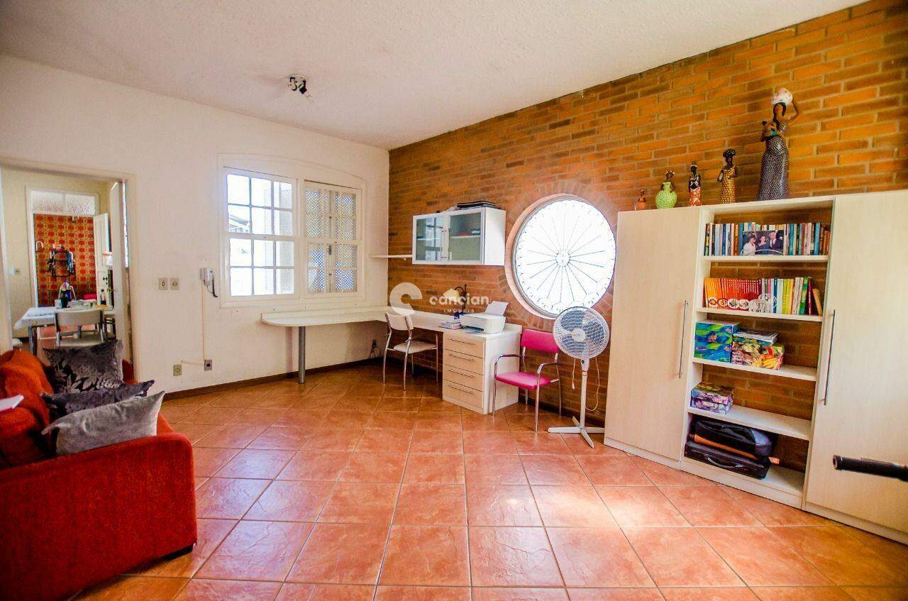 Casa à venda no Camobi: 