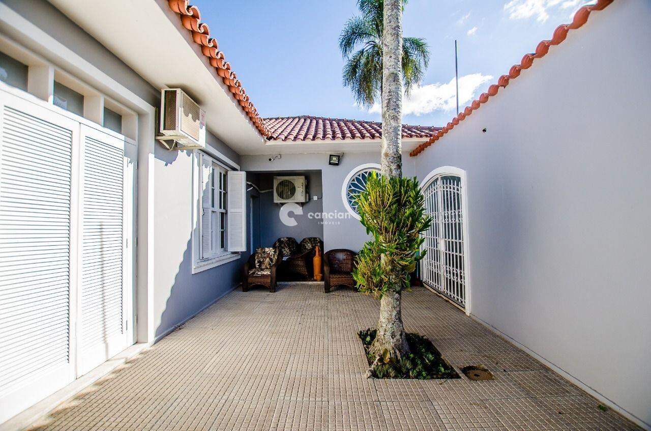 Casa à venda no Camobi: 