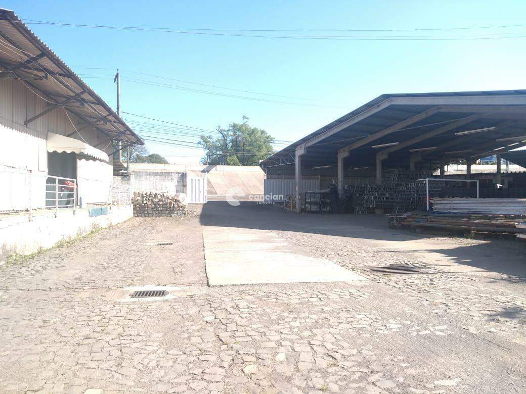 Pavilhão à venda no Pé de Plátano: 