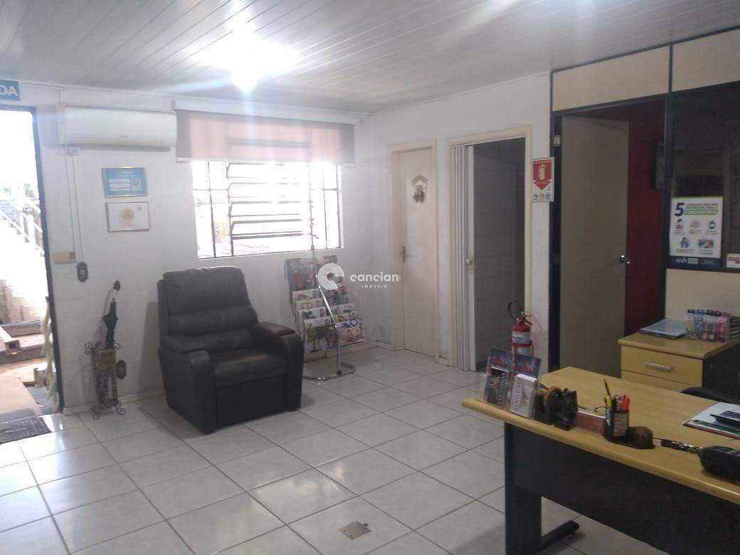 Pavilhão à venda no Pé de Plátano: 