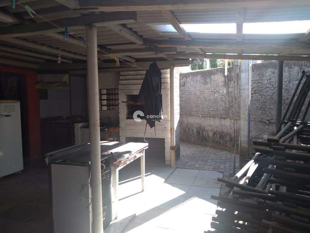 Pavilhão à venda no Pé de Plátano: 