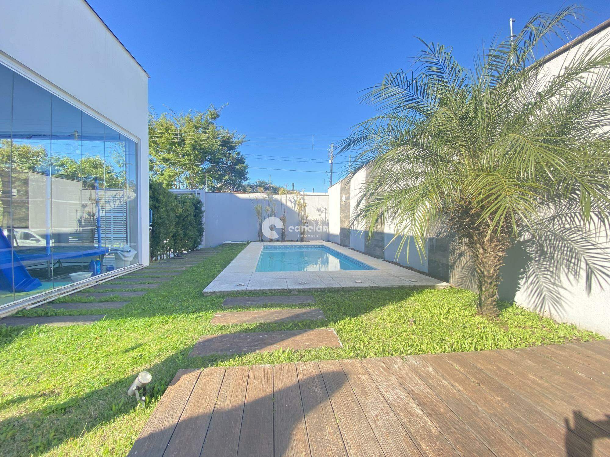 Casa à venda no Camobi: 