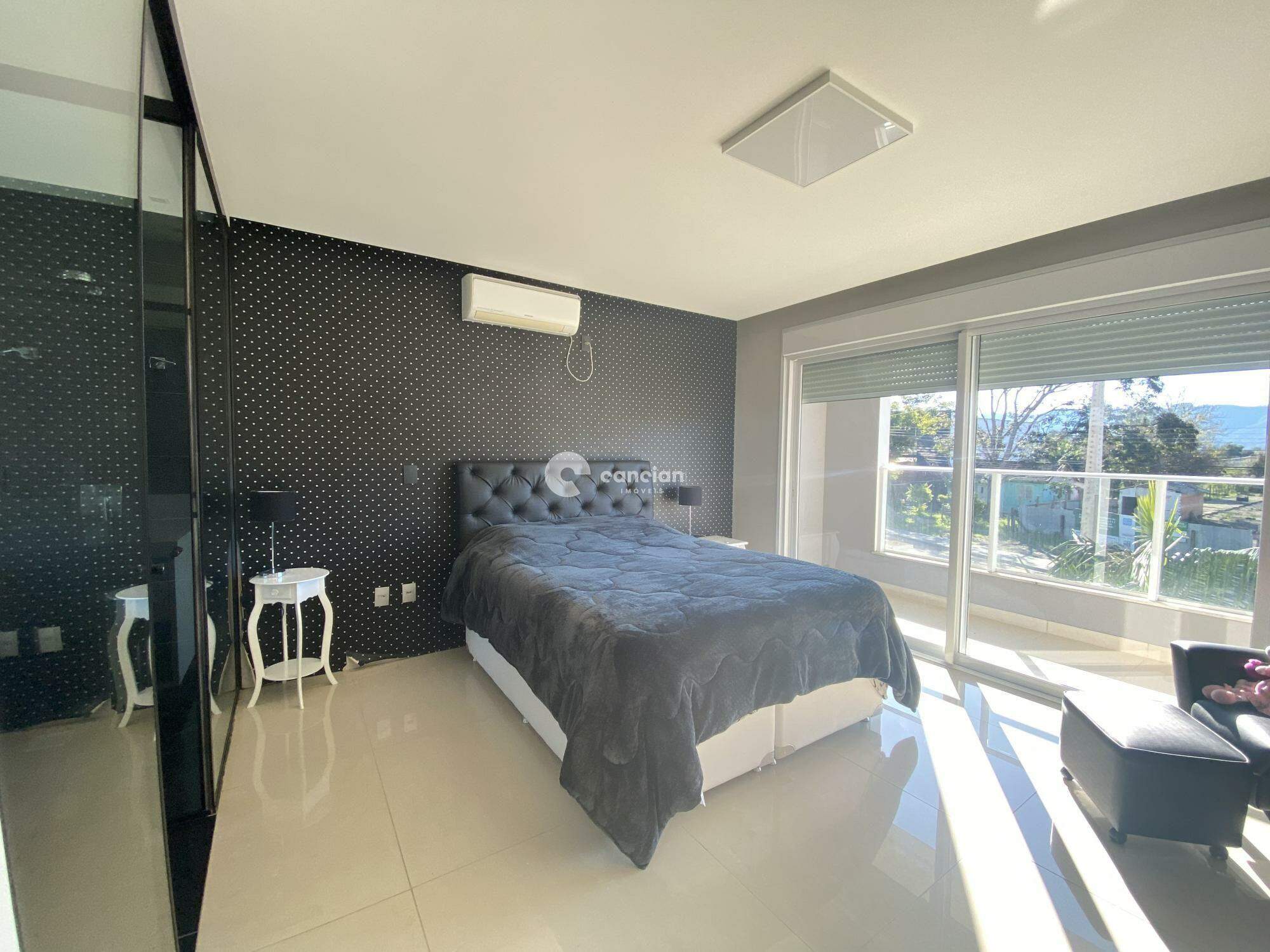 Casa à venda no Camobi: 