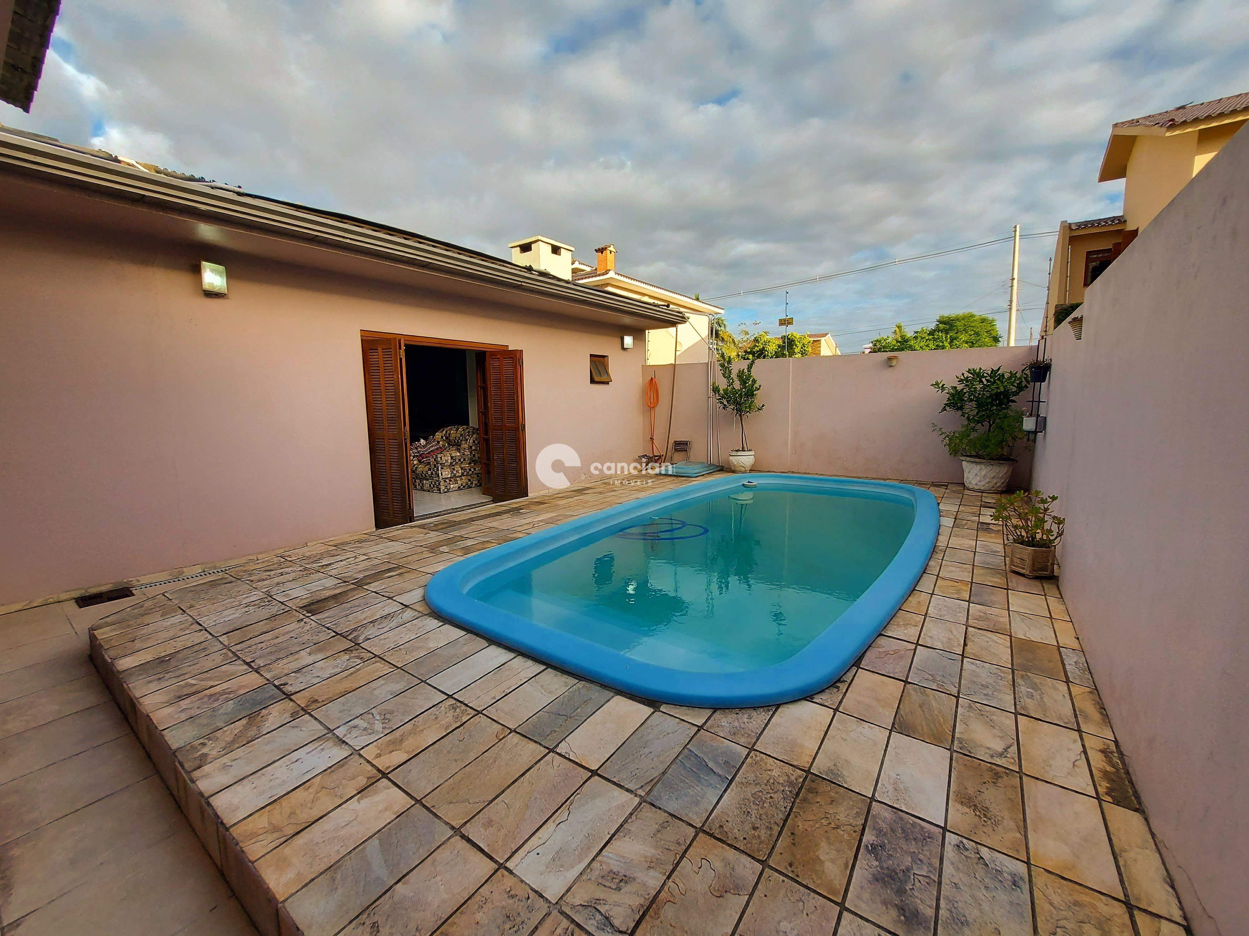 Casa à venda no Camobi: 