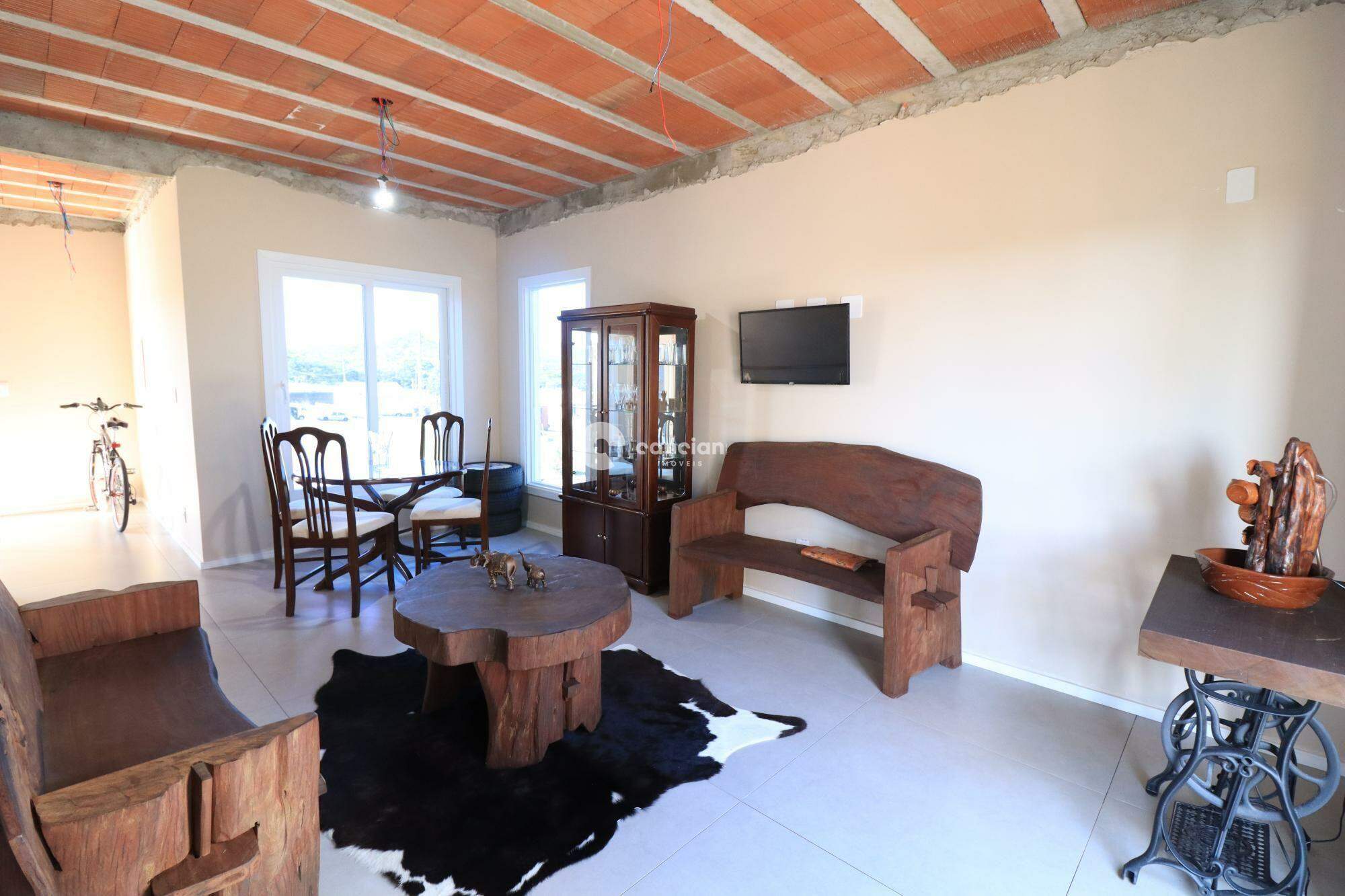 Casa à venda no Tomazetti: 